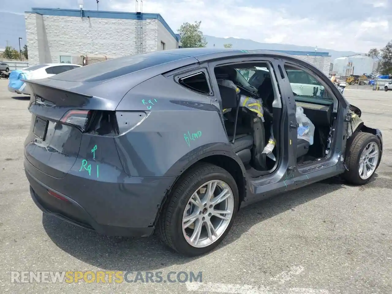 3 Photograph of a damaged car 7SAYGDEEXPA065394 TESLA MODEL Y 2023