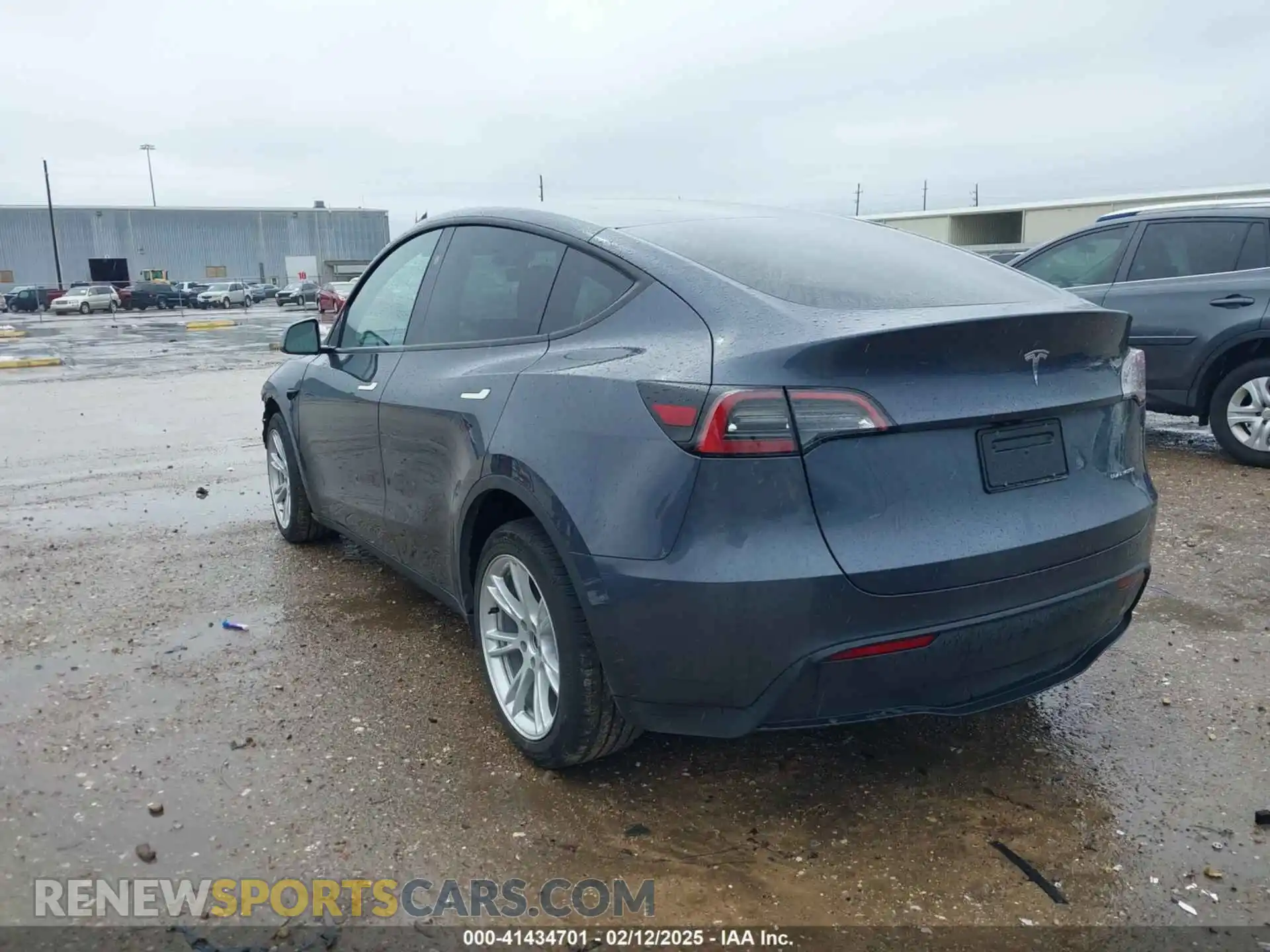 3 fotografías del automóvil dañado 7SAYGDEEXPA155581 TESLA MODEL Y 2023