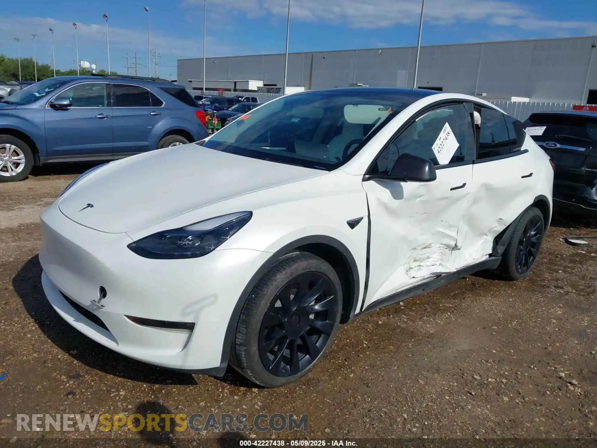2 Photograph of a damaged car 7SAYGDEEXPA163535 TESLA MODEL Y 2023