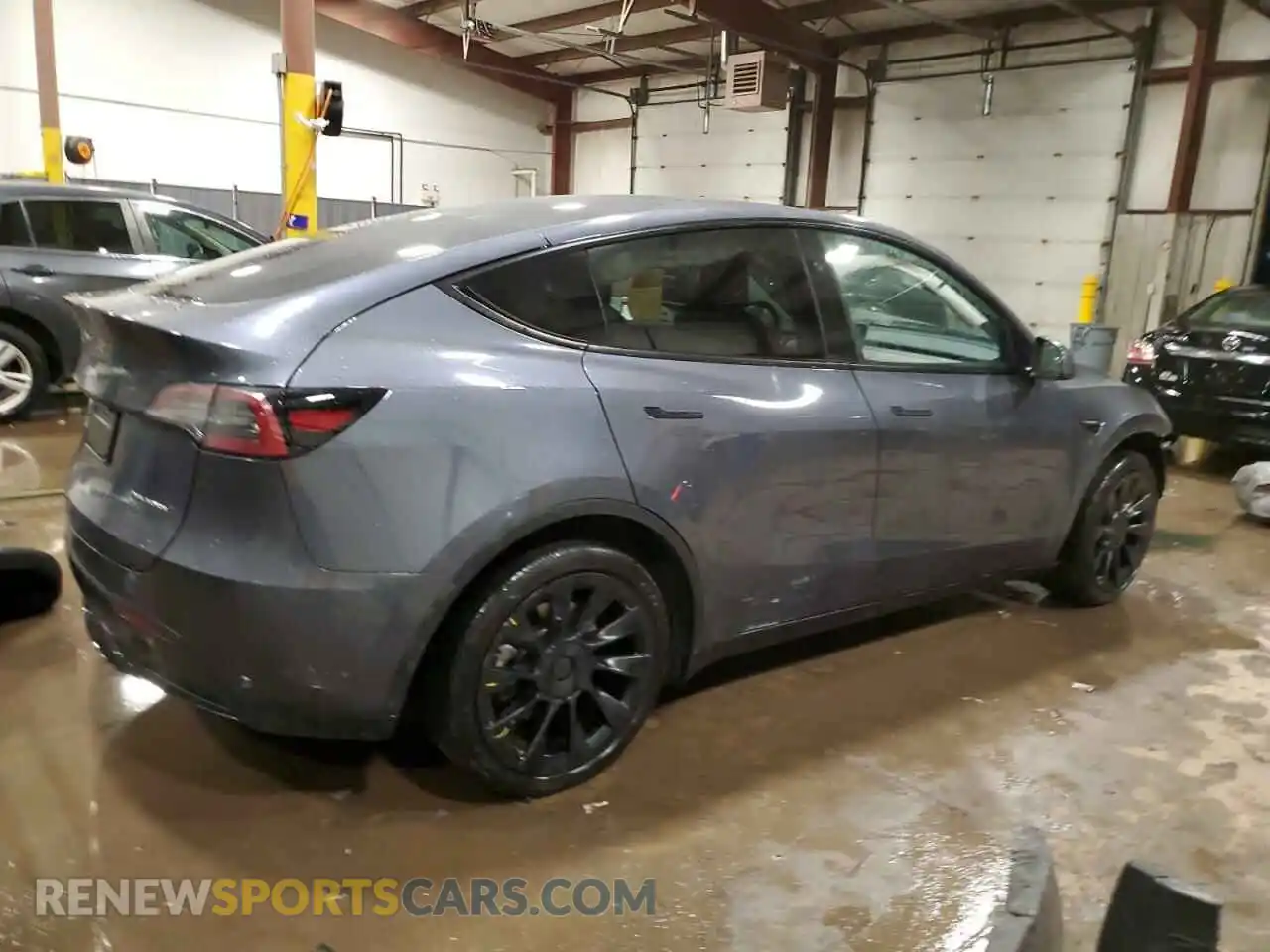 3 Photograph of a damaged car 7SAYGDEEXPA169092 TESLA MODEL Y 2023