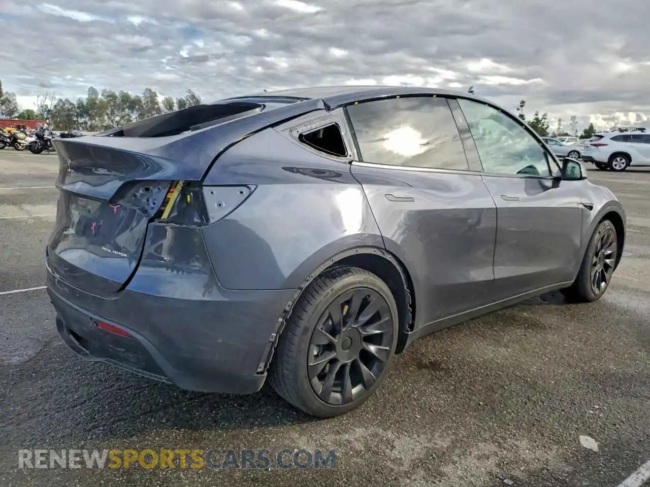 3 Photograph of a damaged car 7SAYGDEEXPA182358 TESLA MODEL Y 2023