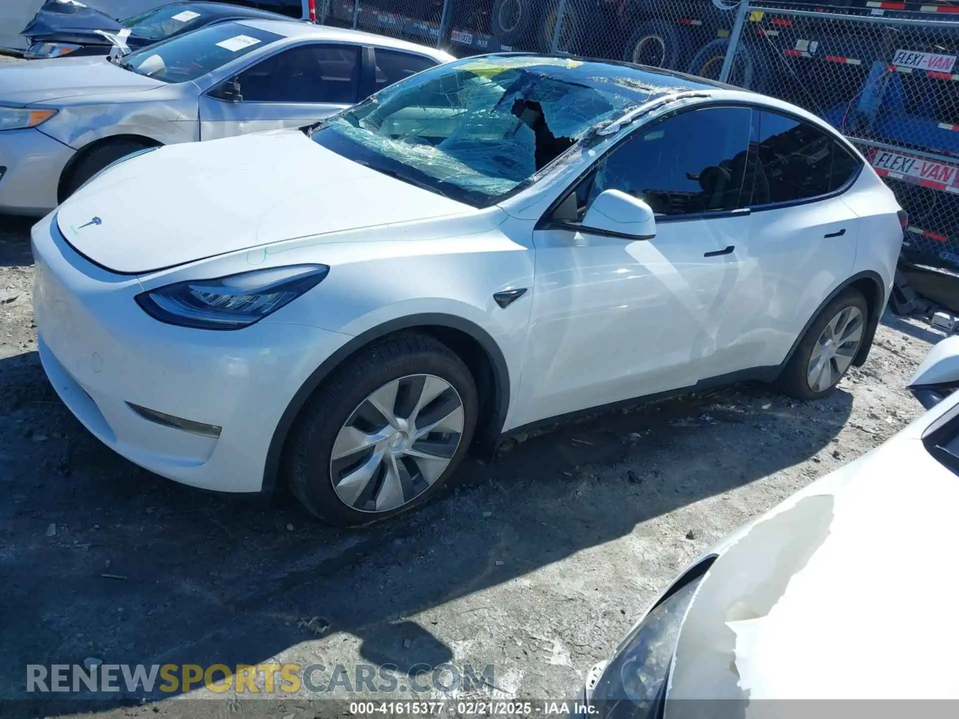 2 Photograph of a damaged car 7SAYGDEEXPF610187 TESLA MODEL Y 2023