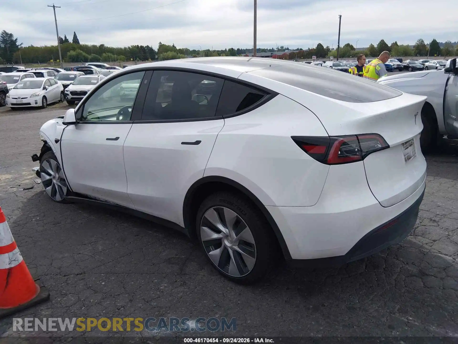 3 Photograph of a damaged car 7SAYGDEEXPF661690 TESLA MODEL Y 2023
