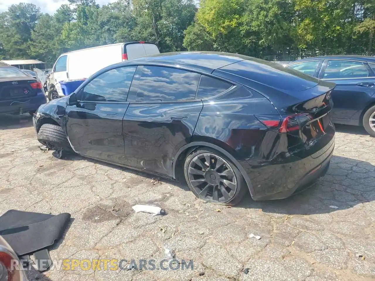 2 Photograph of a damaged car 7SAYGDEEXPF870069 TESLA MODEL Y 2023