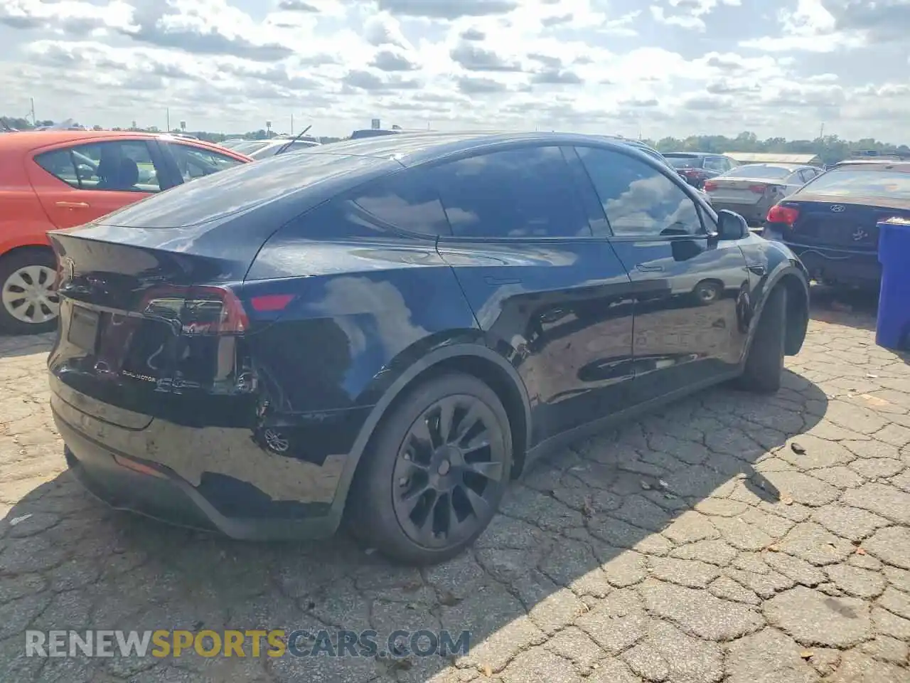 3 Photograph of a damaged car 7SAYGDEEXPF870069 TESLA MODEL Y 2023