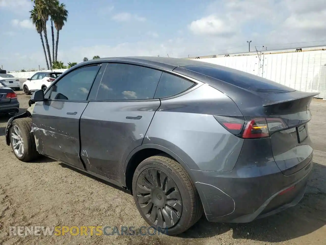 2 fotografías del automóvil dañado 7SAYGDEEXPF926110 TESLA MODEL Y 2023
