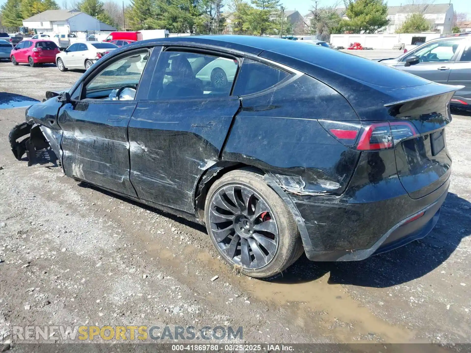3 fotografías del automóvil dañado 7SAYGDEF0PF715703 TESLA MODEL Y 2023