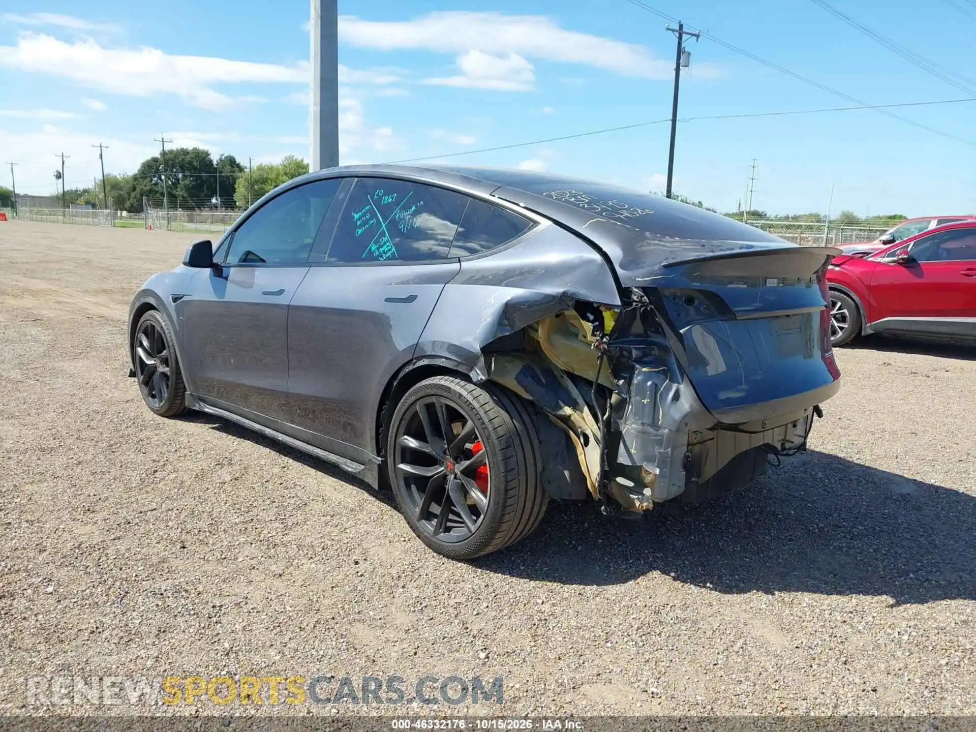 3 fotografías del automóvil dañado 7SAYGDEF0PF753495 TESLA MODEL Y 2023
