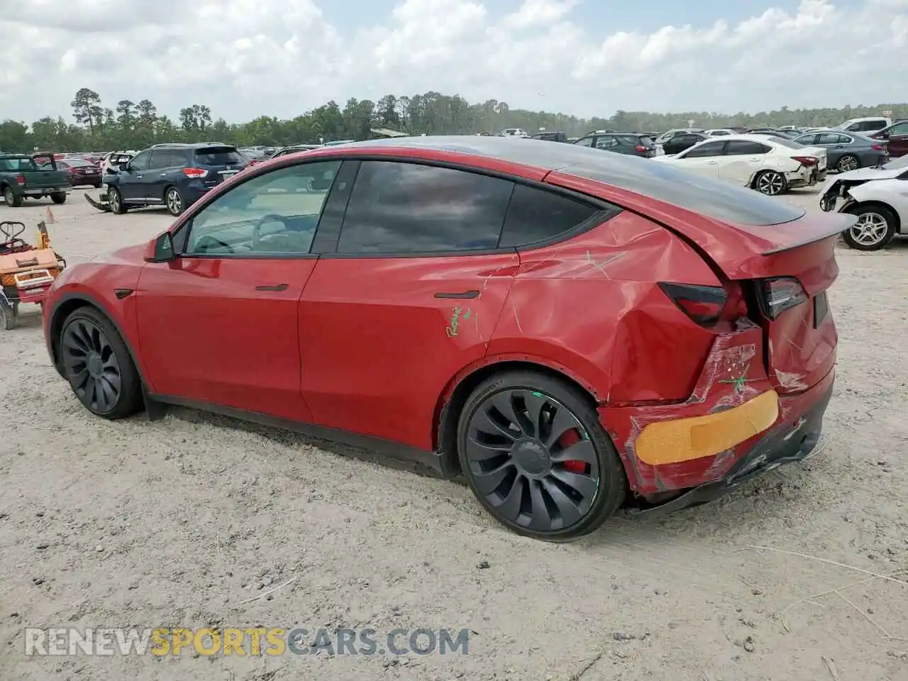 2 fotografías del automóvil dañado 7SAYGDEF0PF847232 TESLA MODEL Y 2023