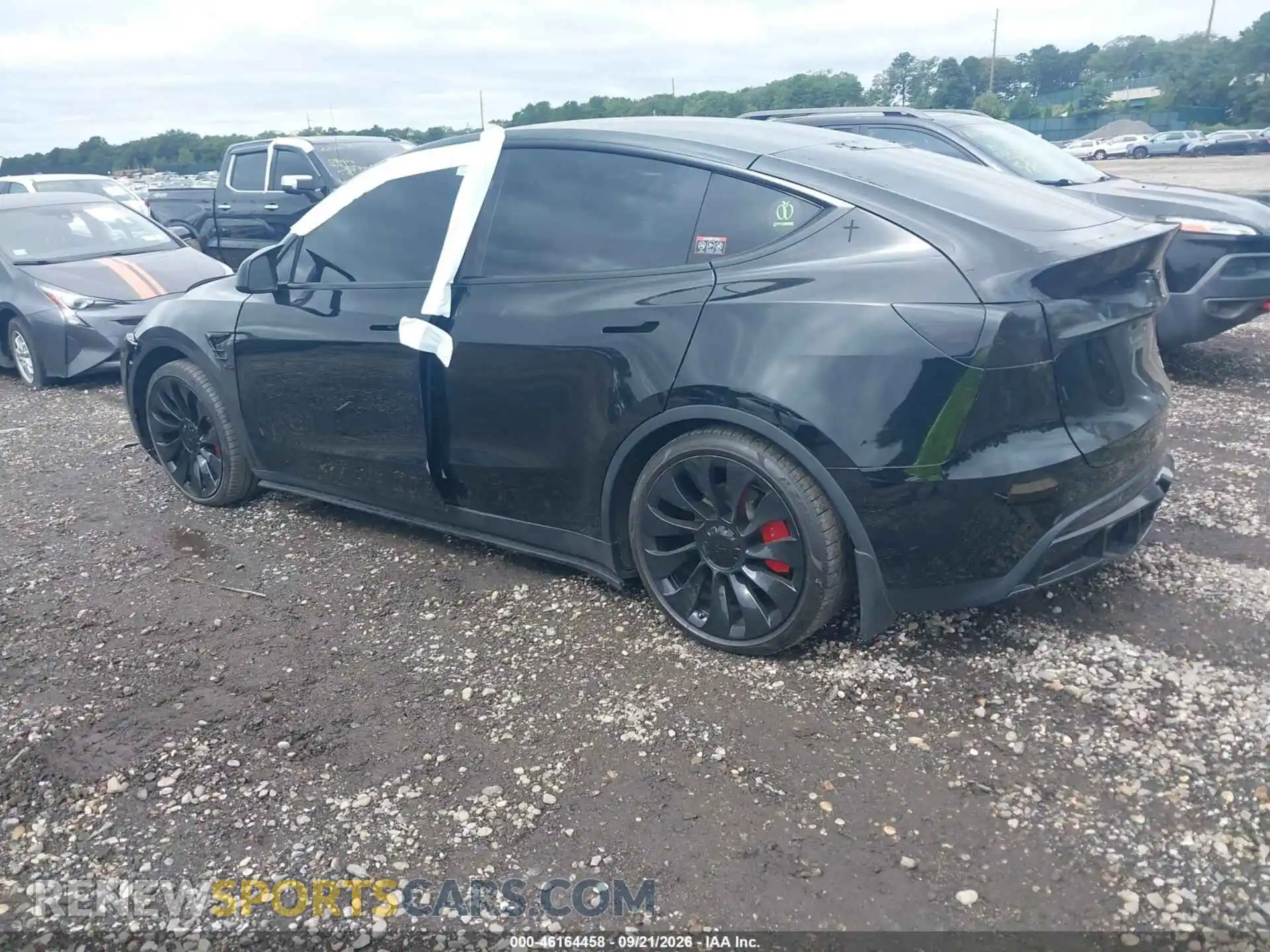 3 Photograph of a damaged car 7SAYGDEF0PF922348 TESLA MODEL Y 2023