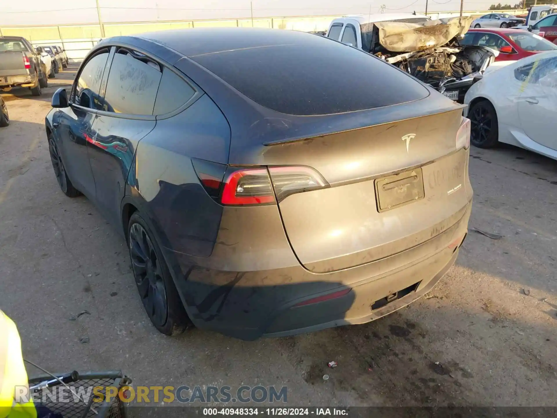 3 Photograph of a damaged car 7SAYGDEF0PF970660 TESLA MODEL Y 2023