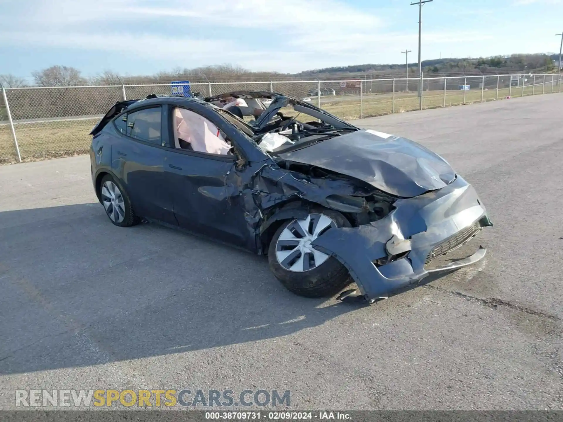 1 Photograph of a damaged car 7SAYGDEF1PA048850 TESLA MODEL Y 2023