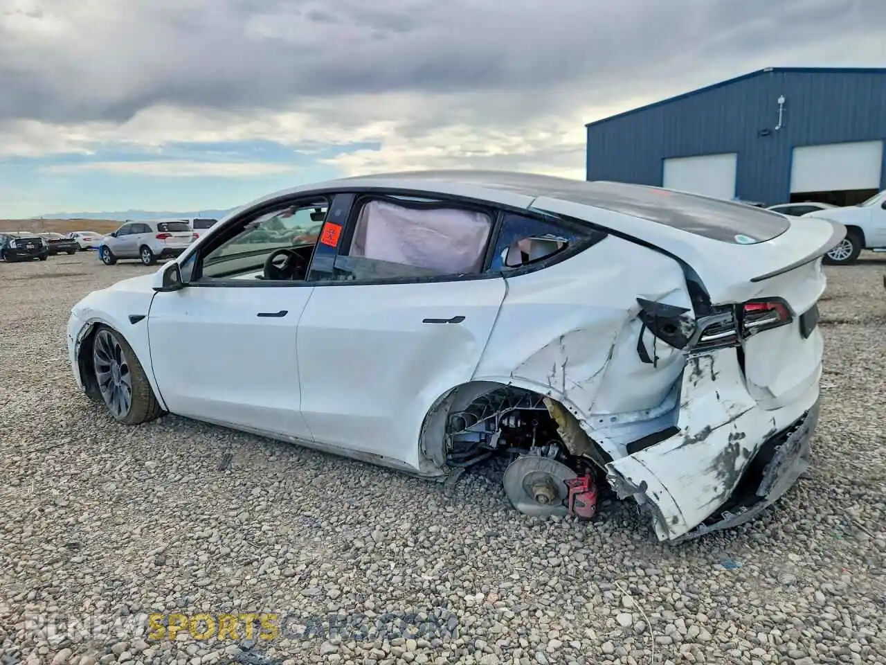 2 fotografías del automóvil dañado 7SAYGDEF1PF712860 TESLA MODEL Y 2023