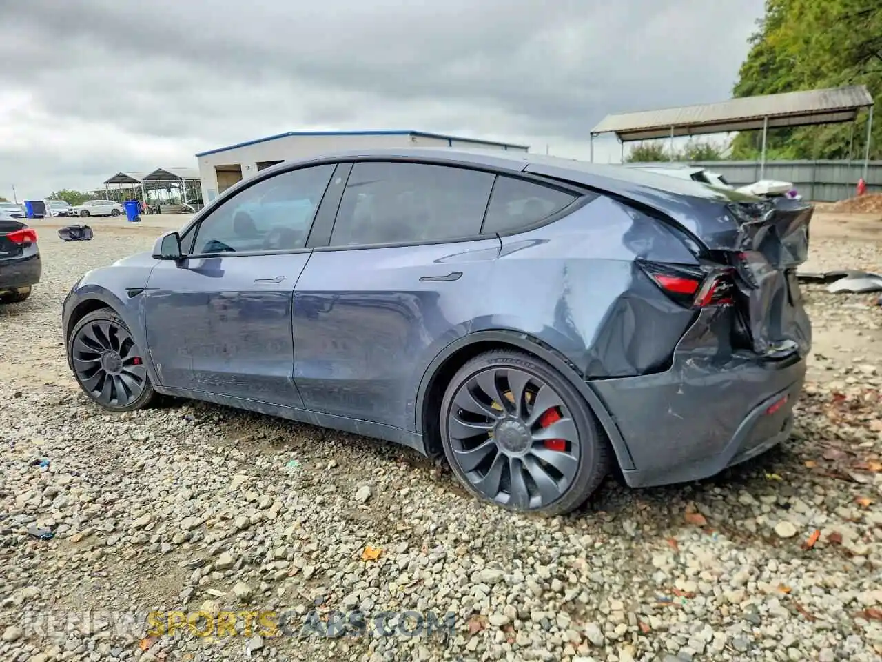 2 fotografías del automóvil dañado 7SAYGDEF1PF751481 TESLA MODEL Y 2023