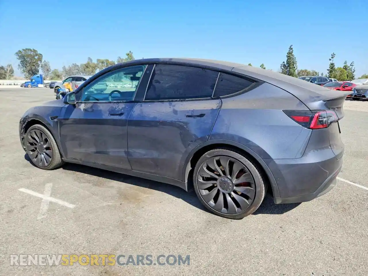 2 fotografías del automóvil dañado 7SAYGDEF1PF761847 TESLA MODEL Y 2023