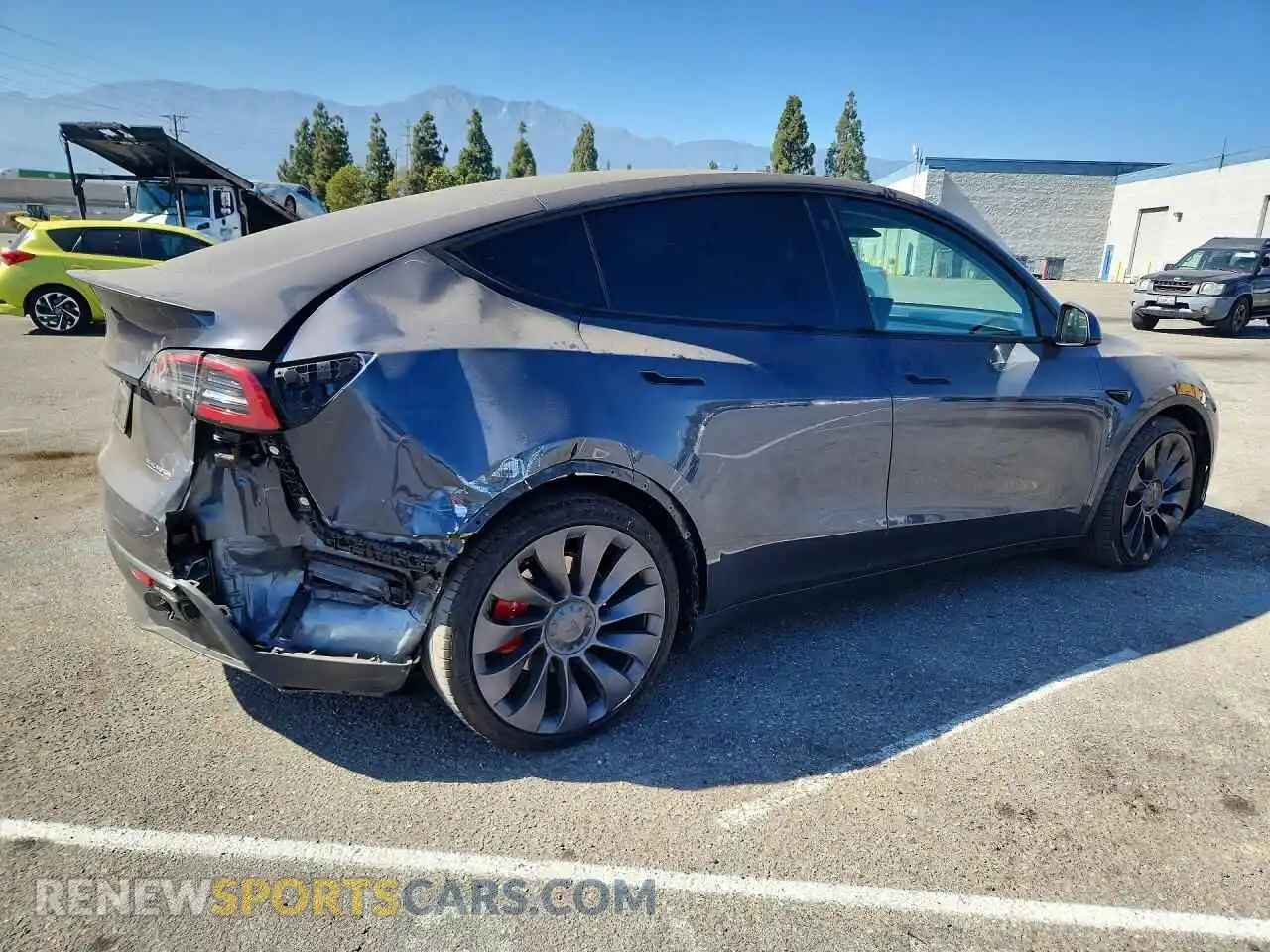3 fotografías del automóvil dañado 7SAYGDEF1PF761847 TESLA MODEL Y 2023