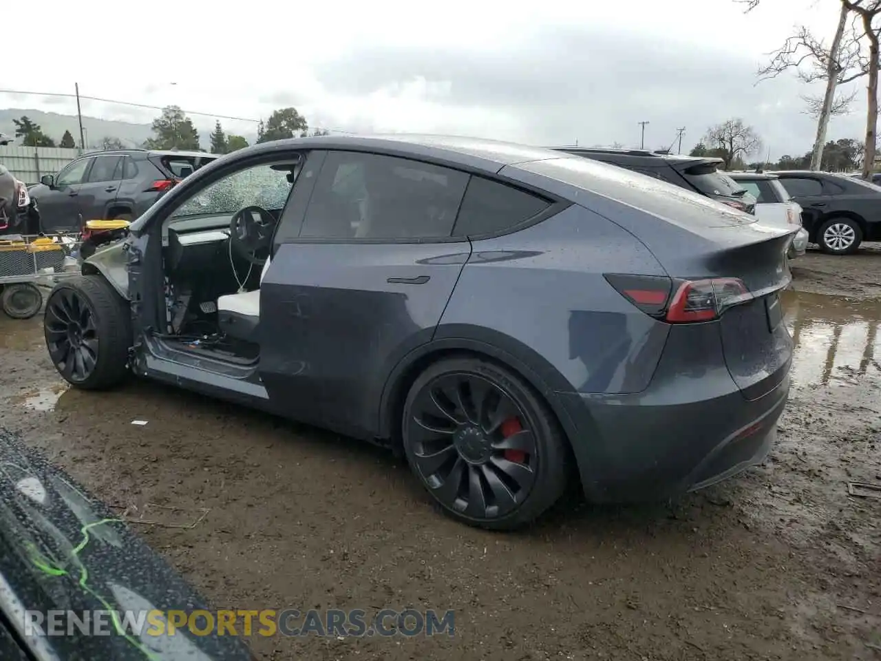 2 fotografías del automóvil dañado 7SAYGDEF1PF833307 TESLA MODEL Y 2023