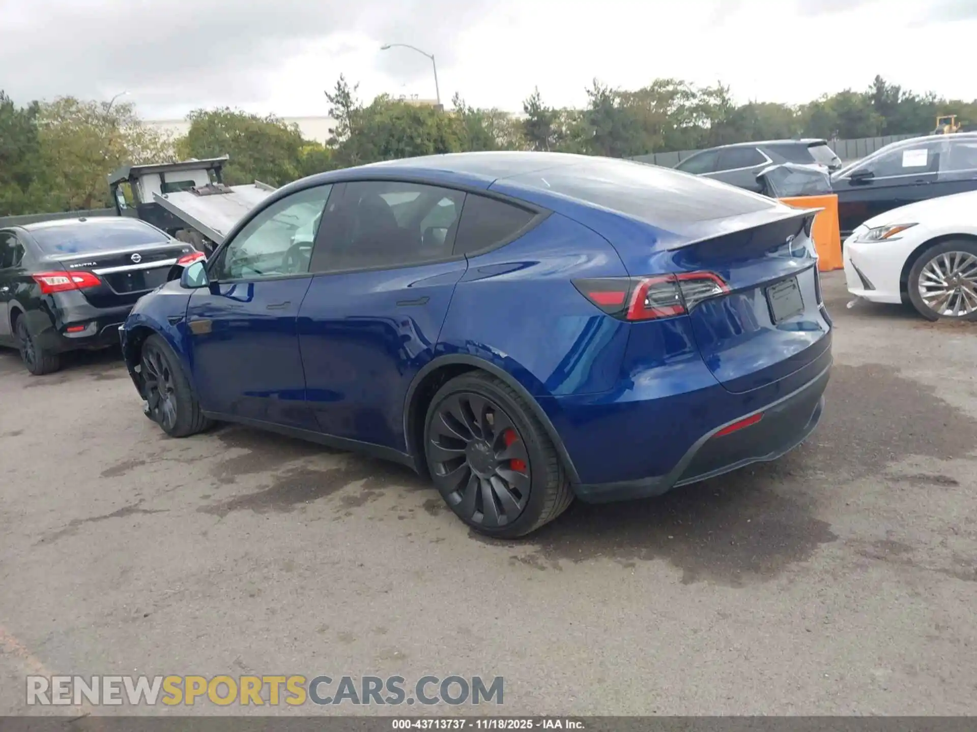 3 Photograph of a damaged car 7SAYGDEF1PF834554 TESLA MODEL Y 2023