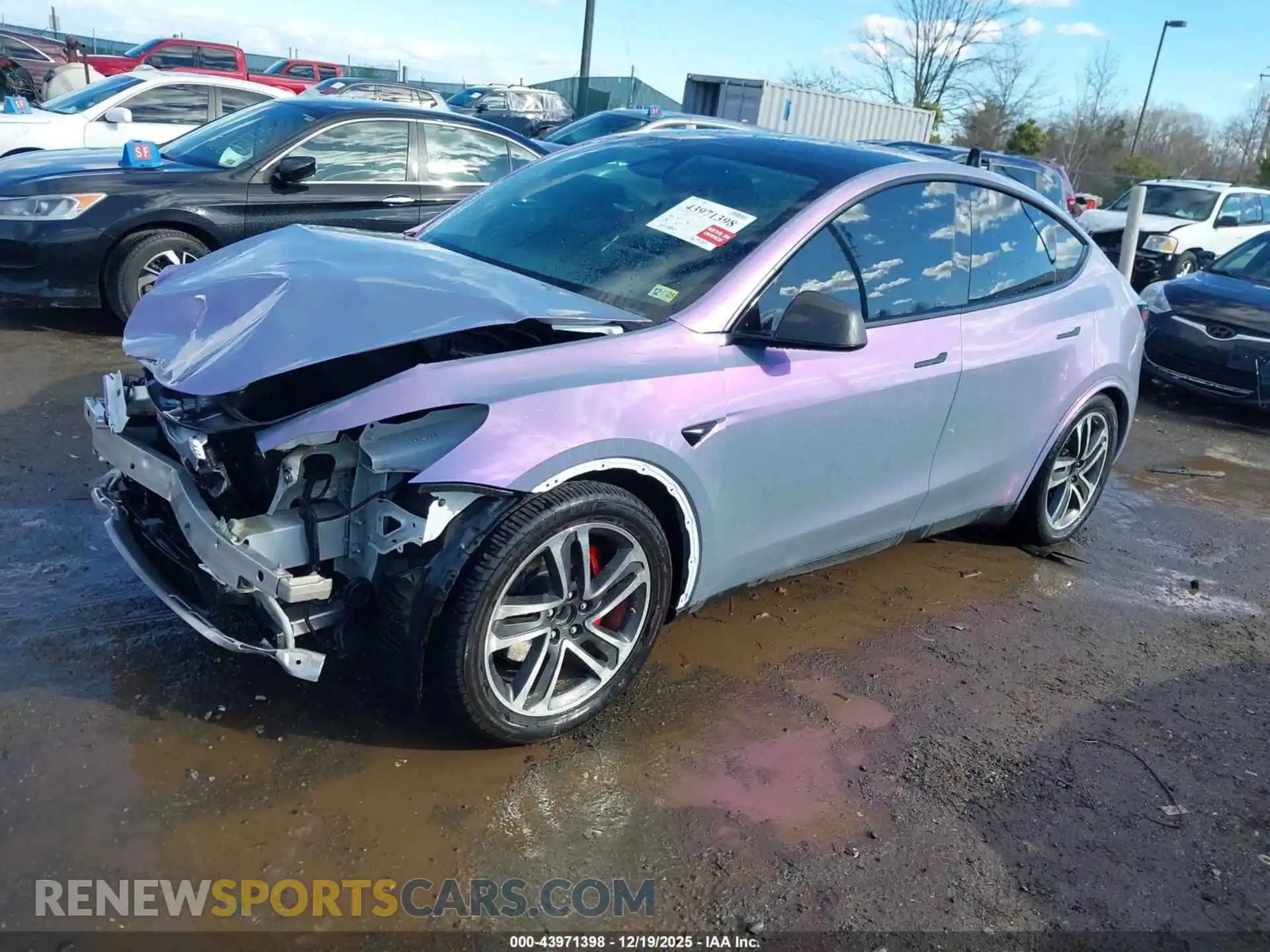 2 Photograph of a damaged car 7SAYGDEF1PF948232 TESLA MODEL Y 2023