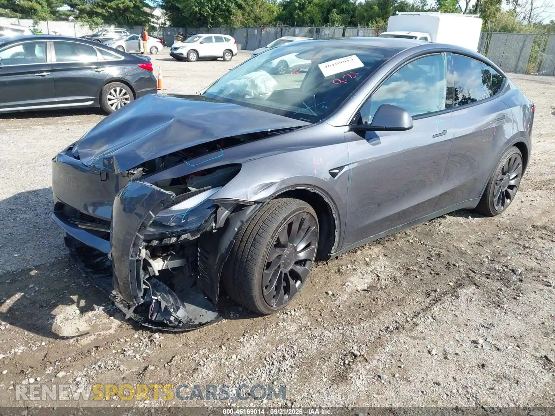 2 fotografías del automóvil dañado 7SAYGDEF1PF957884 TESLA MODEL Y 2023