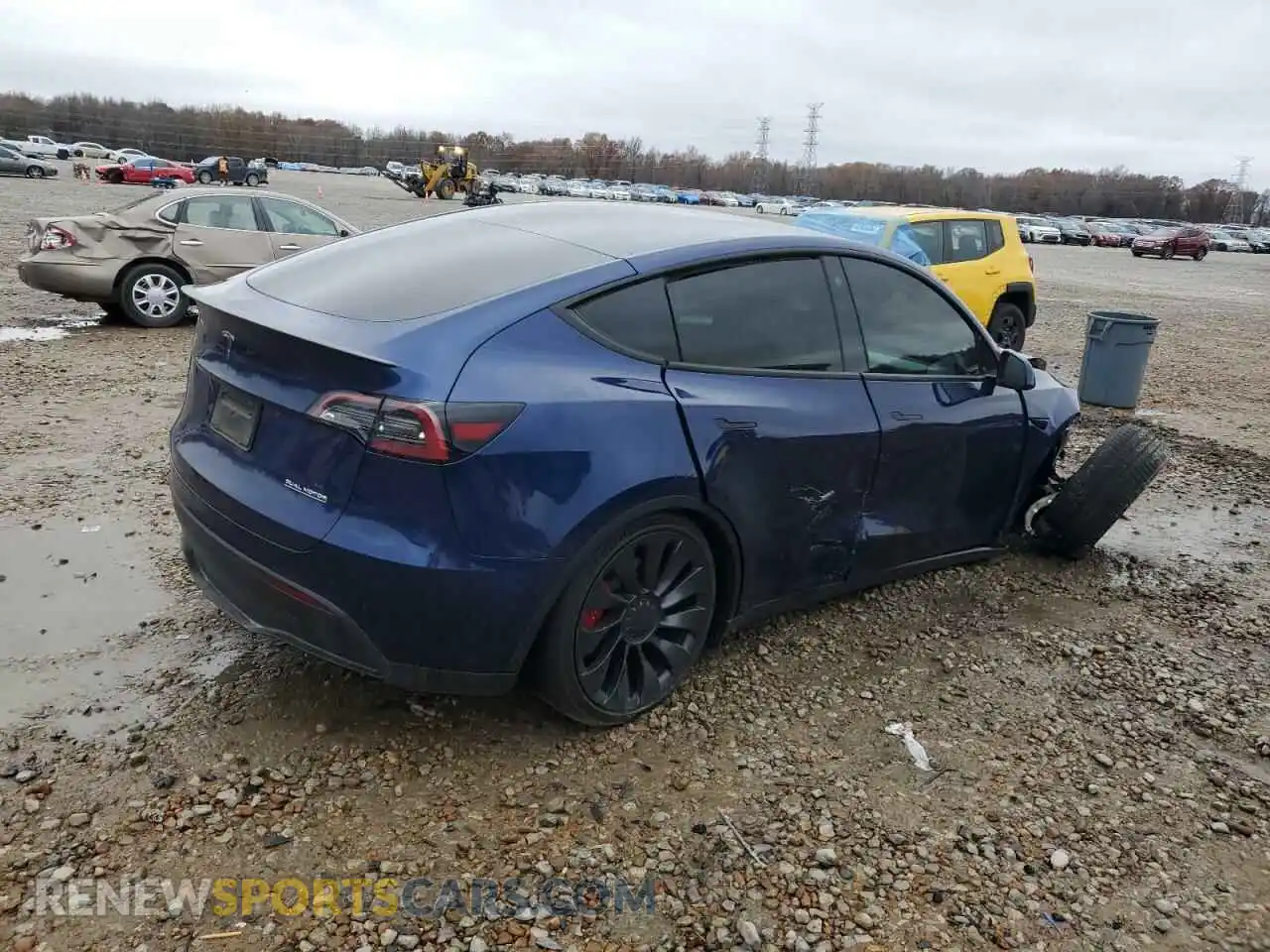3 Photograph of a damaged car 7SAYGDEF2PF663085 TESLA MODEL Y 2023