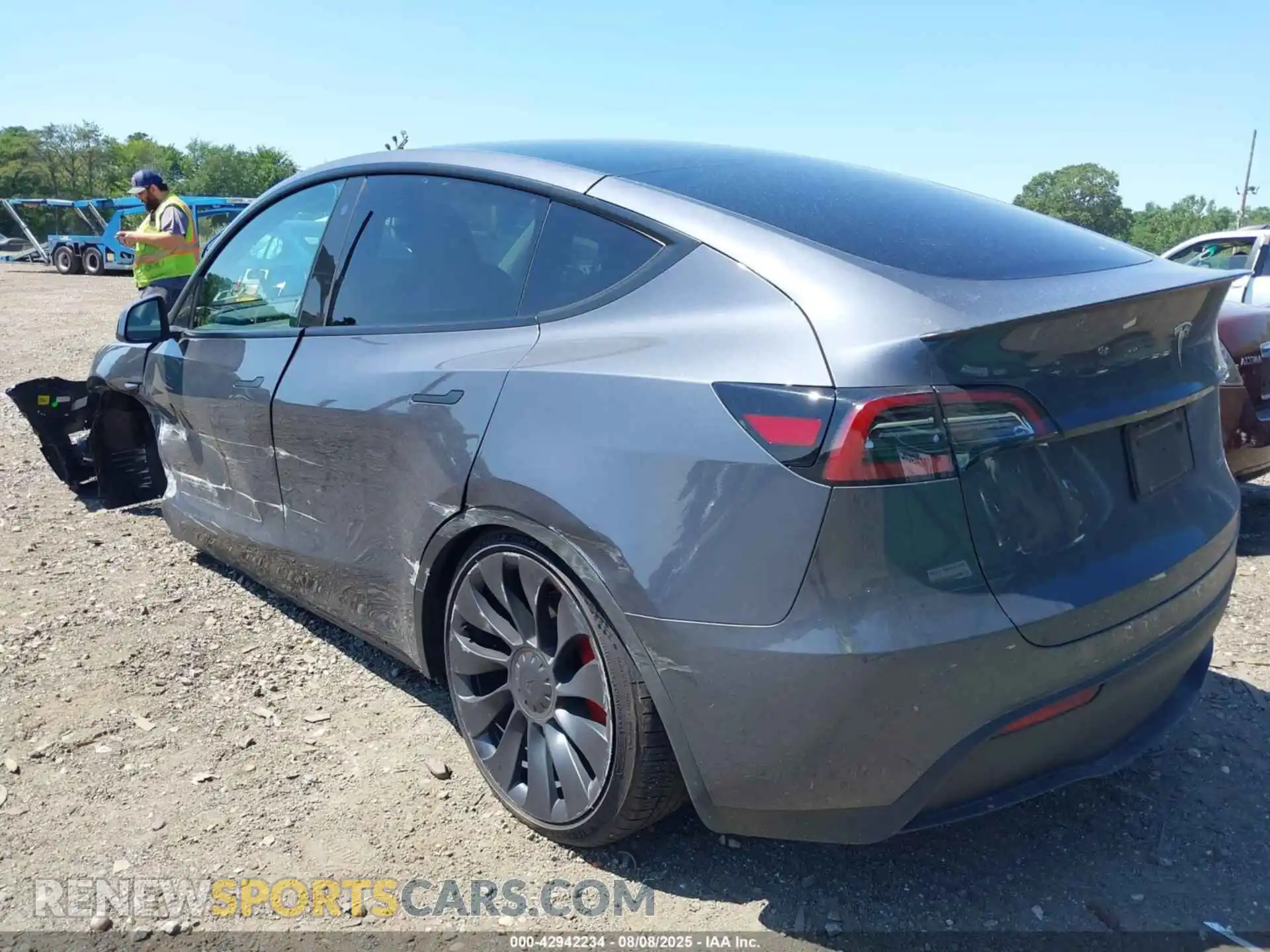 3 Photograph of a damaged car 7SAYGDEF2PF706386 TESLA MODEL Y 2023
