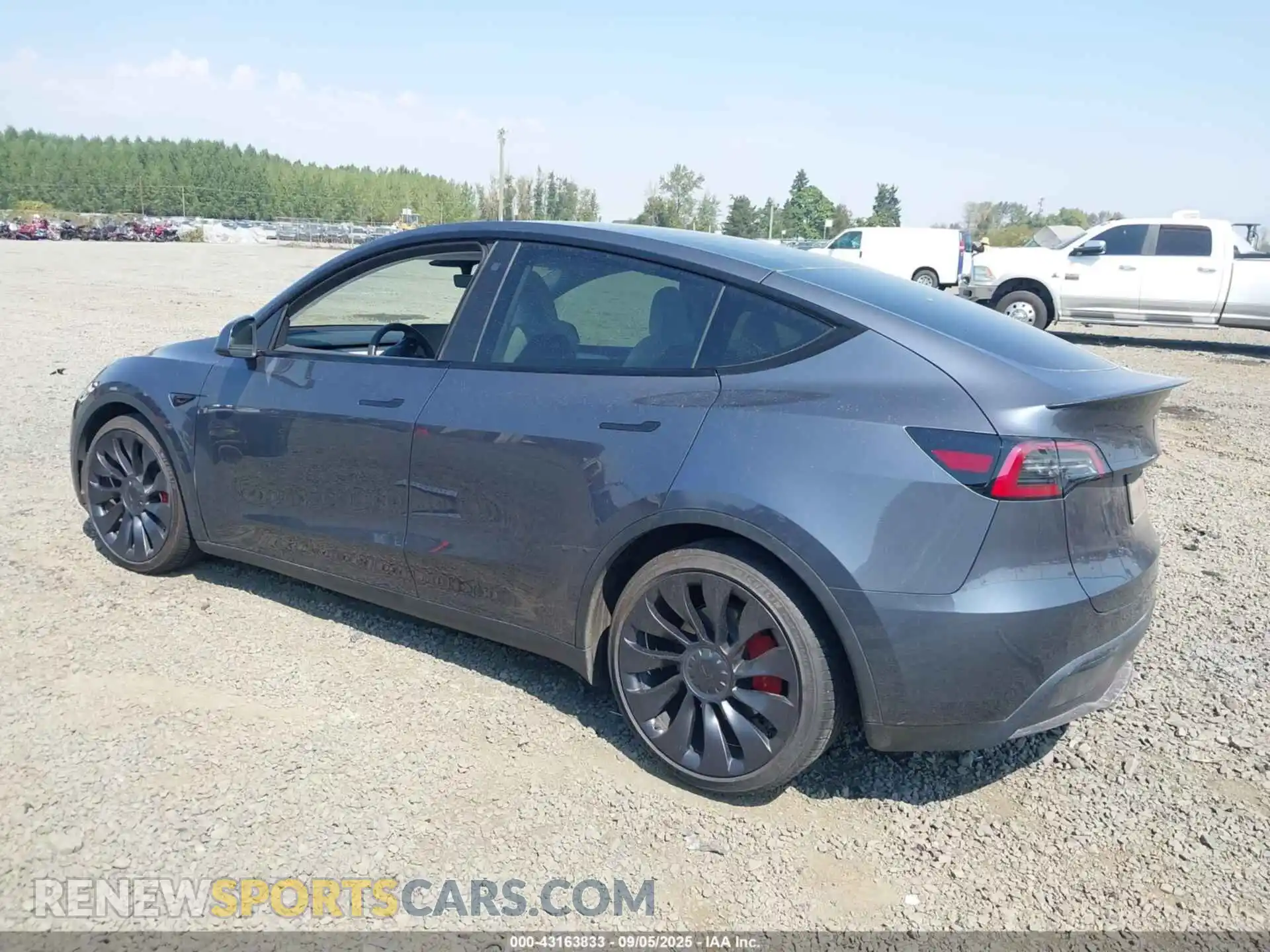 3 Photograph of a damaged car 7SAYGDEF2PF712401 TESLA MODEL Y 2023