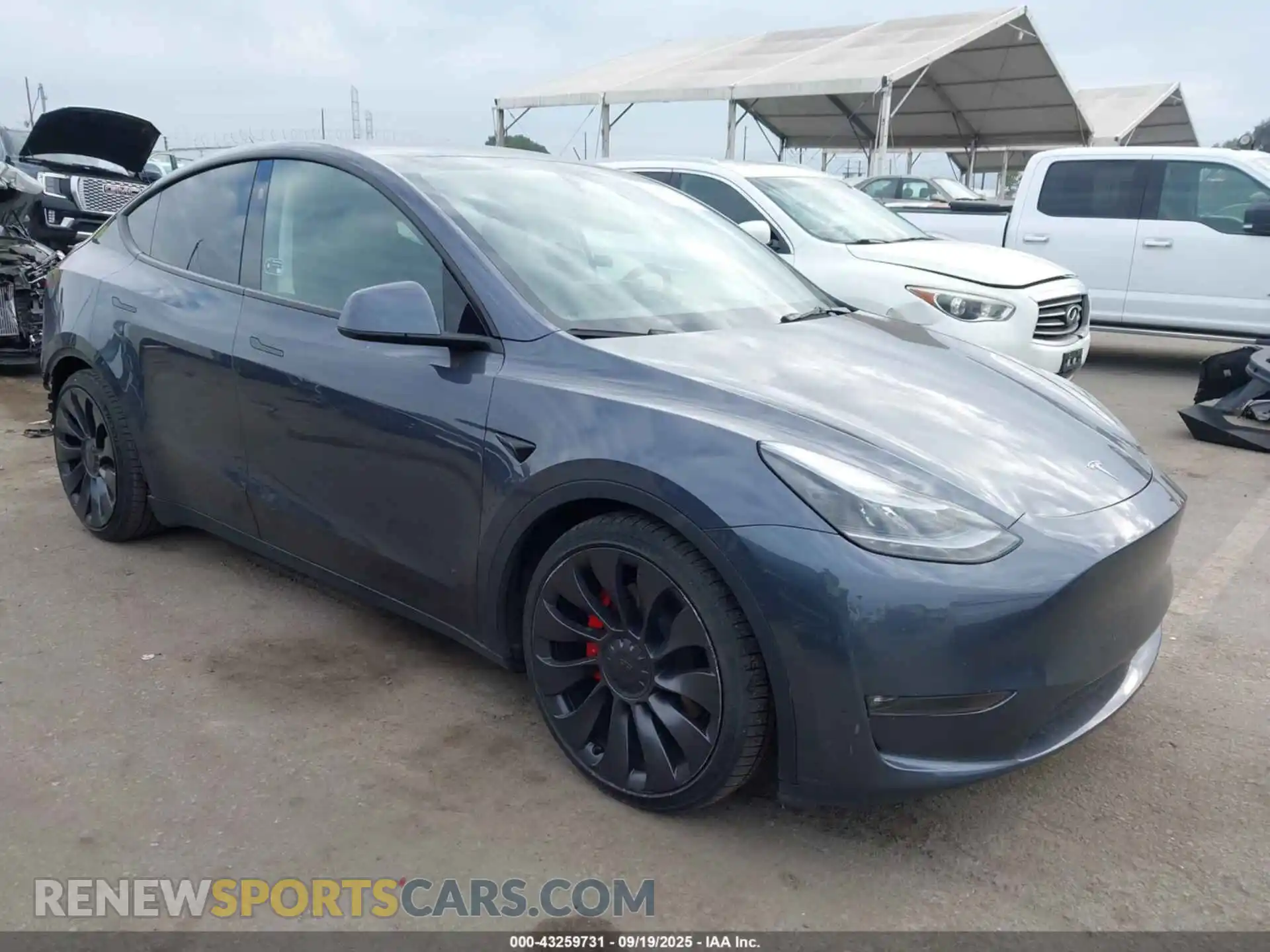 1 Photograph of a damaged car 7SAYGDEF2PF864243 TESLA MODEL Y 2023