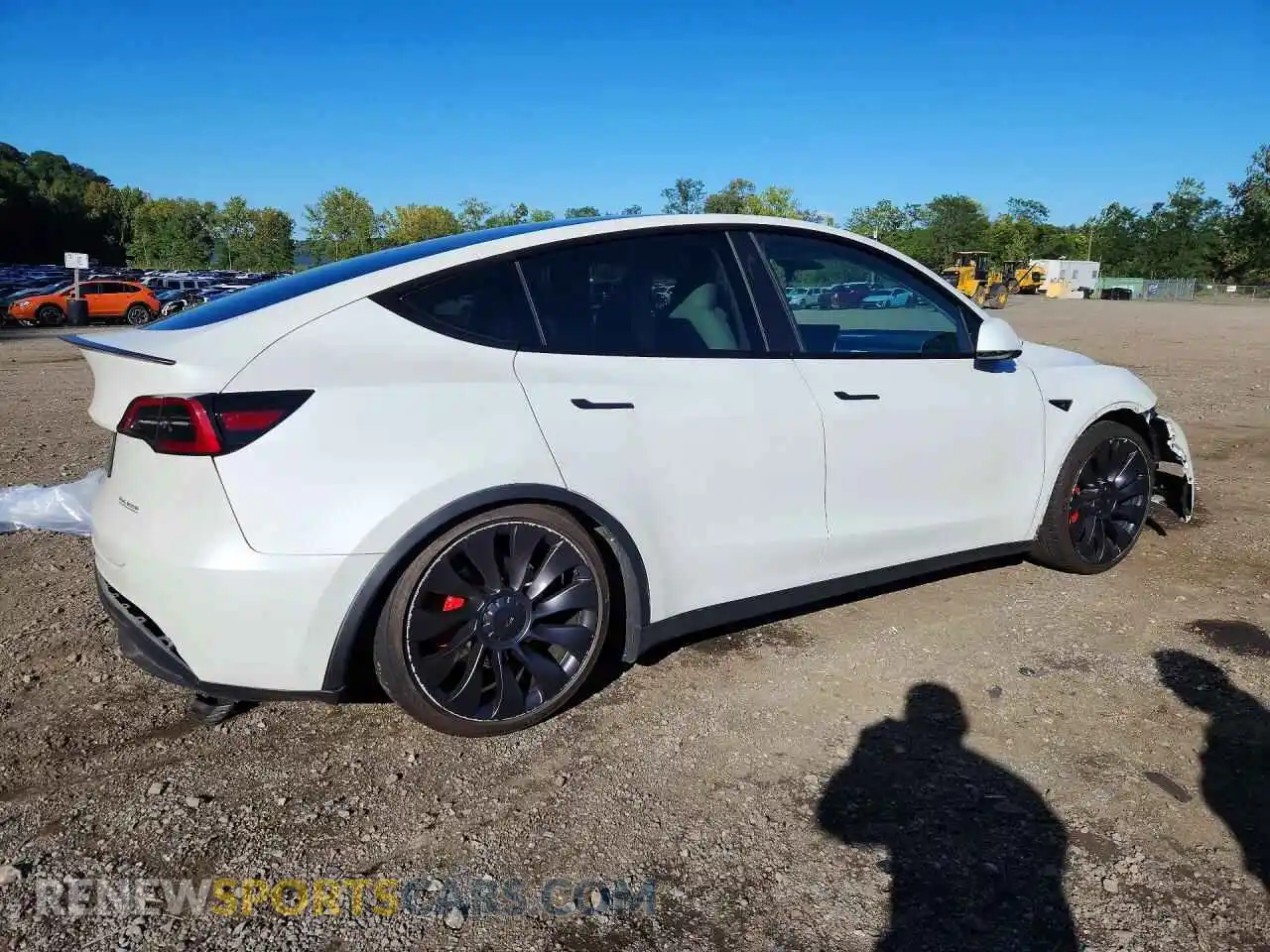 3 fotografías del automóvil dañado 7SAYGDEF3PF773899 TESLA MODEL Y 2023