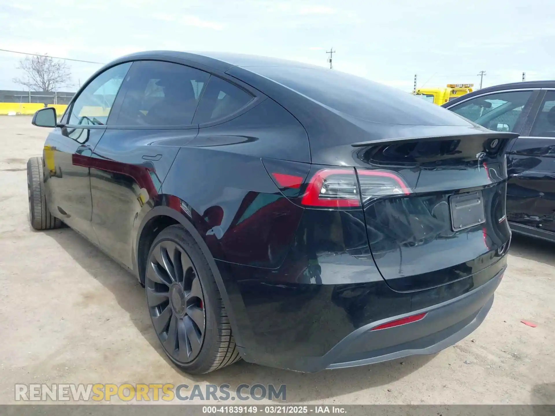 3 Photograph of a damaged car 7SAYGDEF3PF834863 TESLA MODEL Y 2023