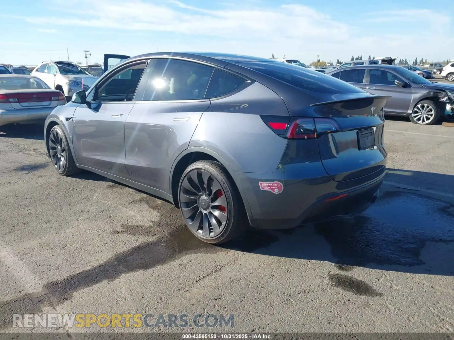 3 Photograph of a damaged car 7SAYGDEF3PF864400 TESLA MODEL Y 2023