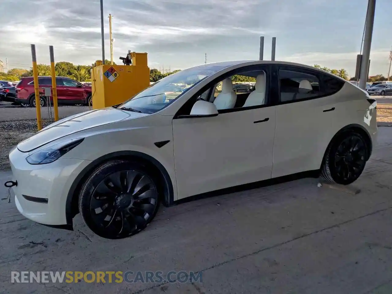 1 Photograph of a damaged car 7SAYGDEF4PF605236 TESLA MODEL Y 2023
