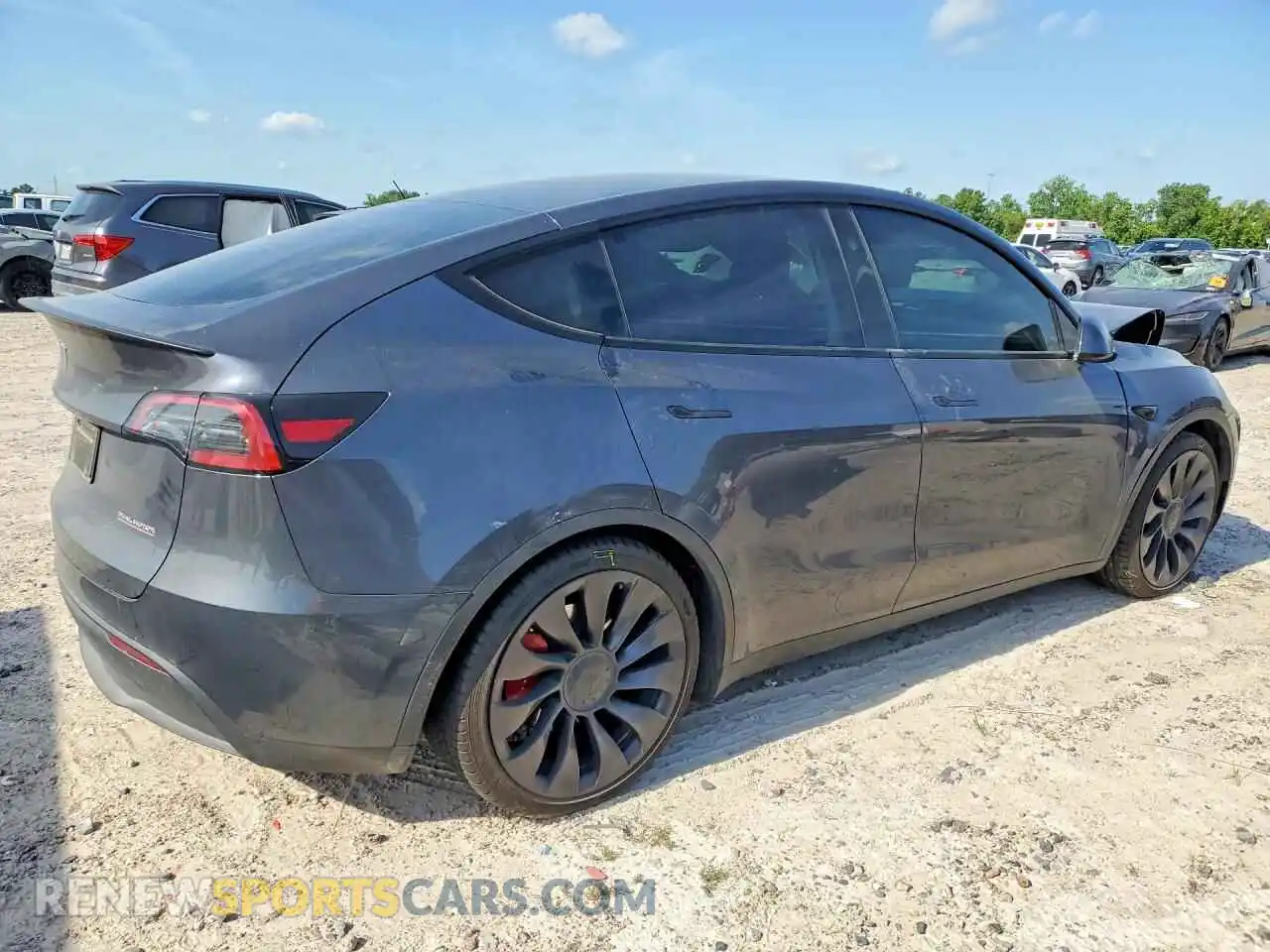 3 Photograph of a damaged car 7SAYGDEF4PF882369 TESLA MODEL Y 2023