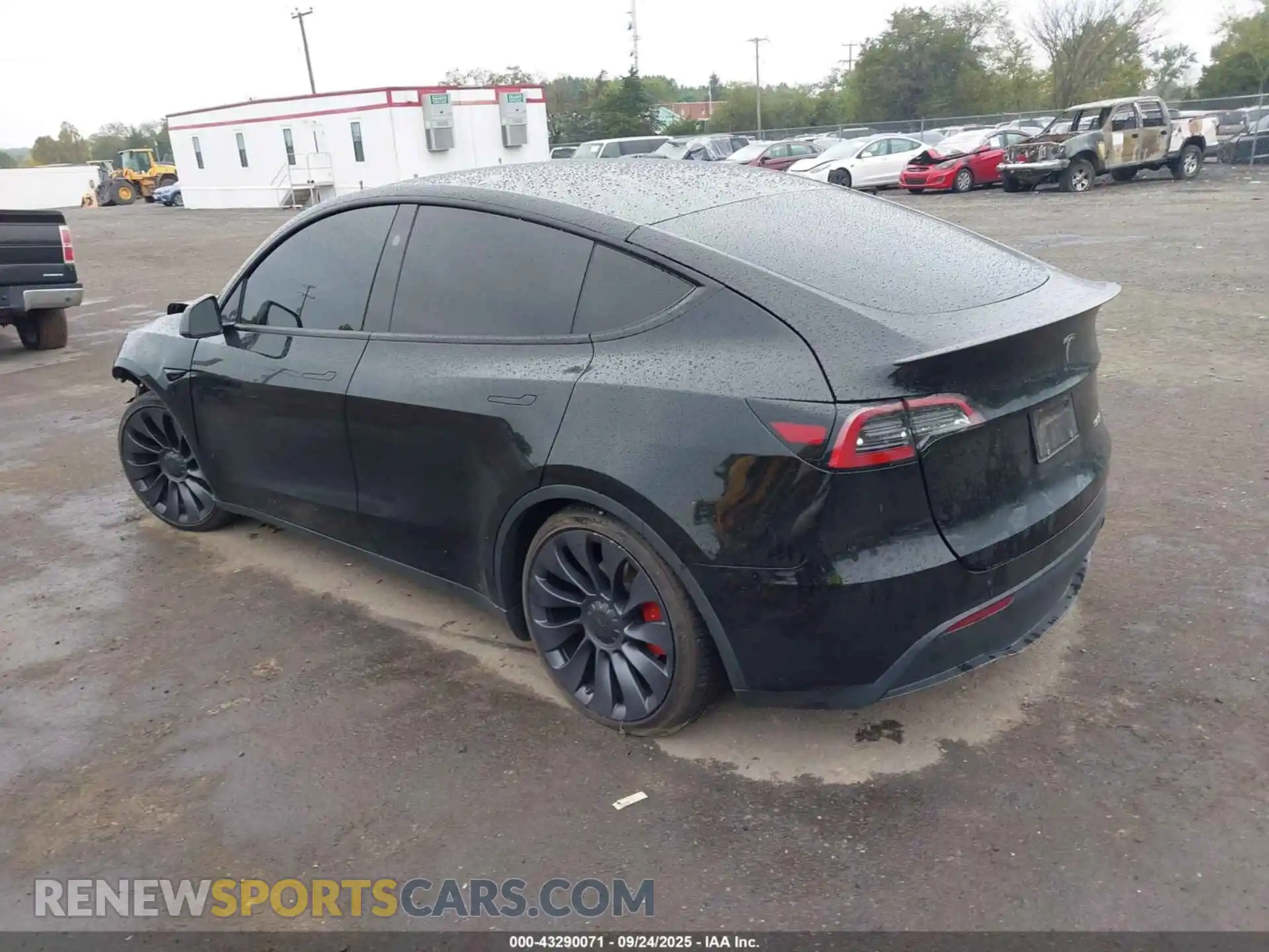 3 Photograph of a damaged car 7SAYGDEF4PF913409 TESLA MODEL Y 2023