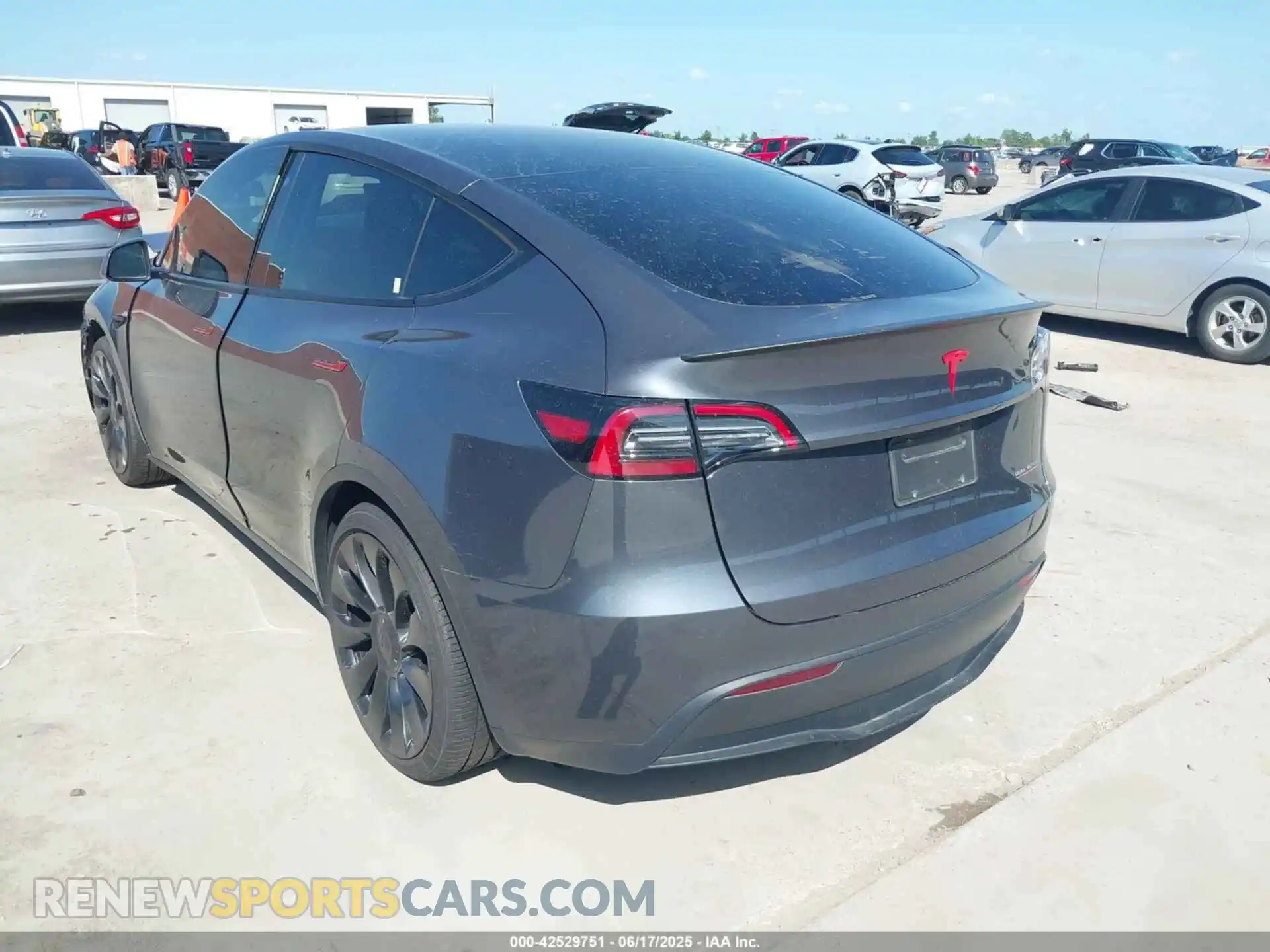 3 fotografías del automóvil dañado 7SAYGDEF5PF696100 TESLA MODEL Y 2023