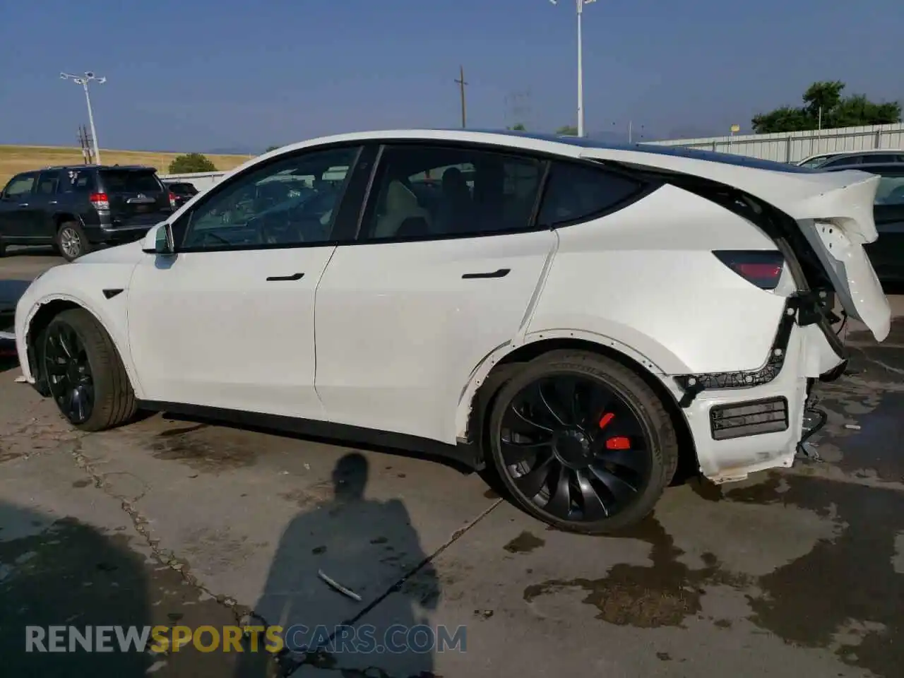 2 Photograph of a damaged car 7SAYGDEF5PF710996 TESLA MODEL Y 2023