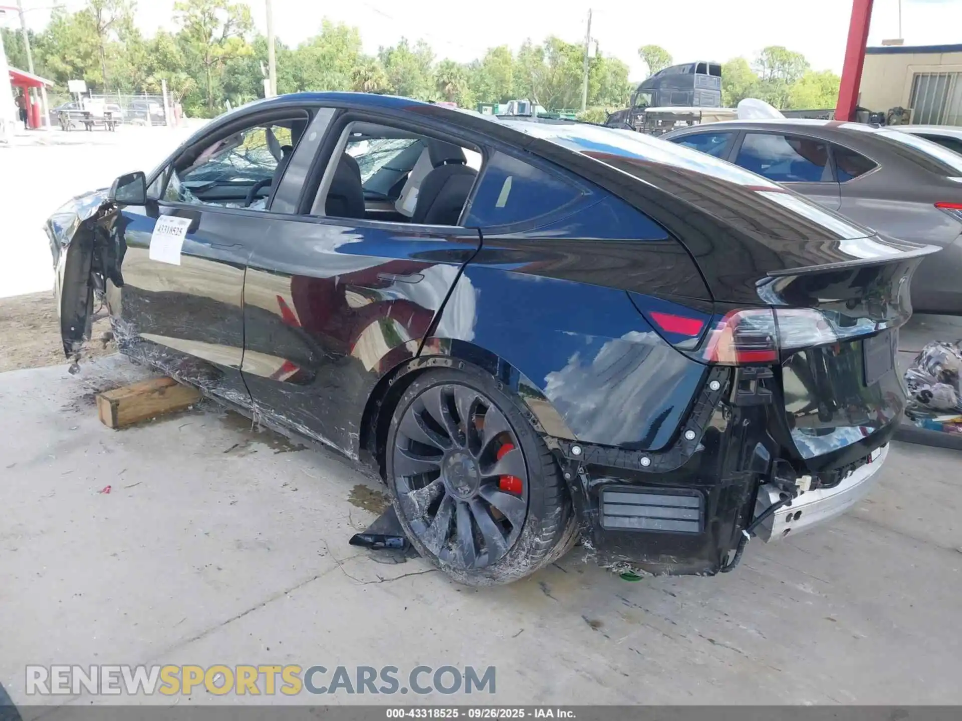 3 Photograph of a damaged car 7SAYGDEF5PF807759 TESLA MODEL Y 2023