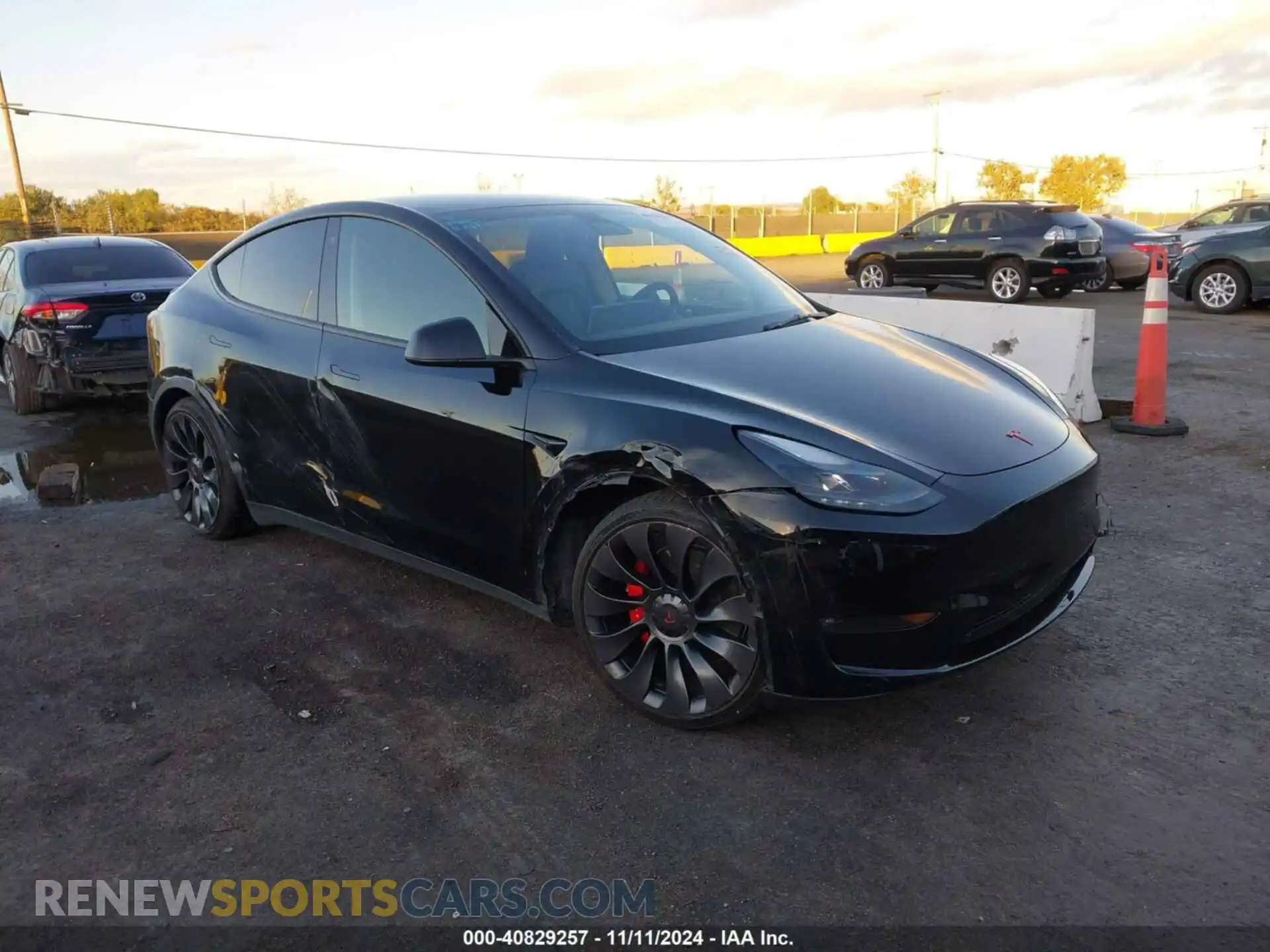 1 Photograph of a damaged car 7SAYGDEF6PF668564 TESLA MODEL Y 2023