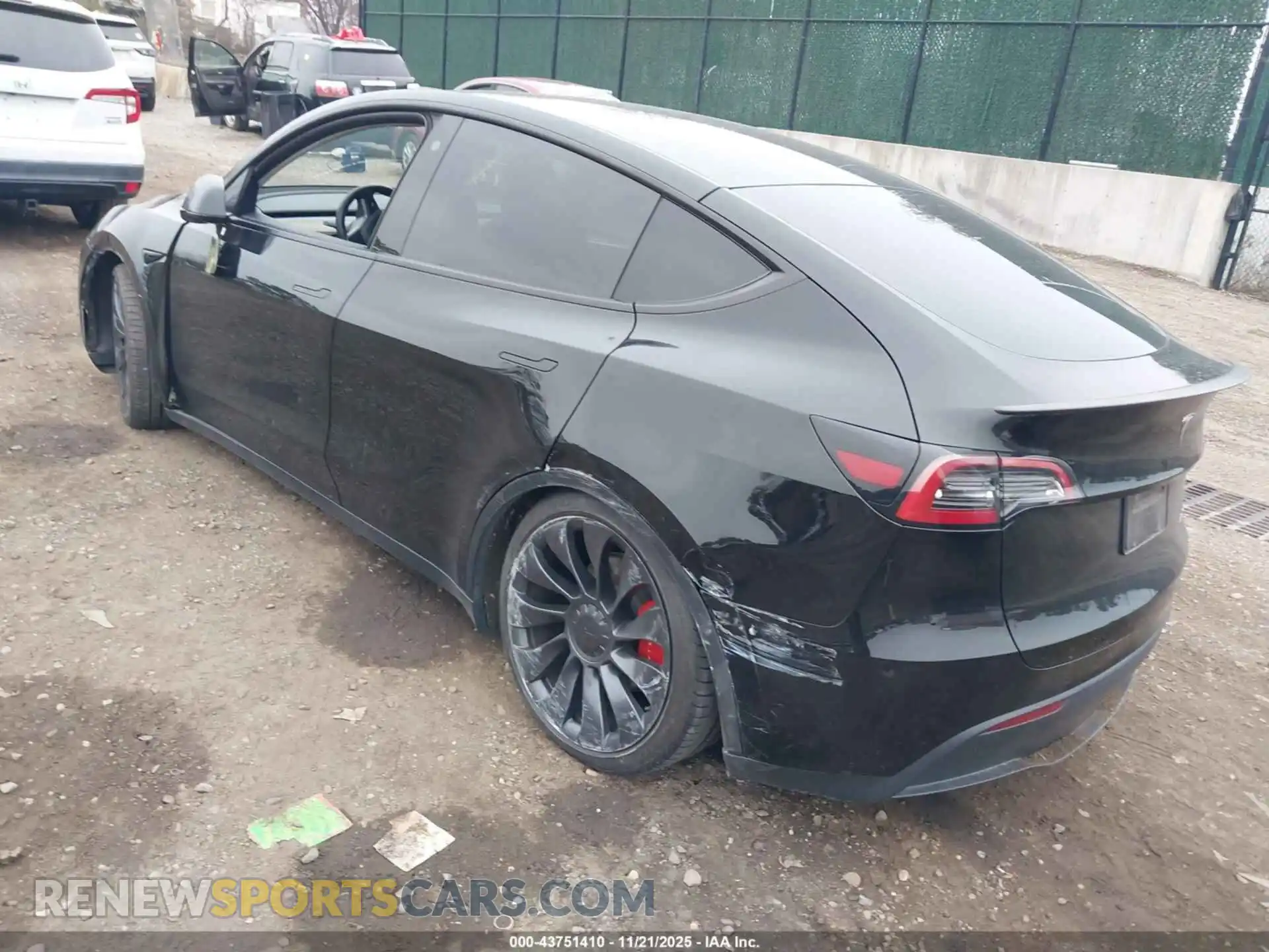 3 Photograph of a damaged car 7SAYGDEF6PF784878 TESLA MODEL Y 2023