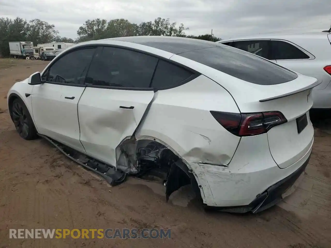 2 fotografías del automóvil dañado 7SAYGDEF7PF752358 TESLA MODEL Y 2023