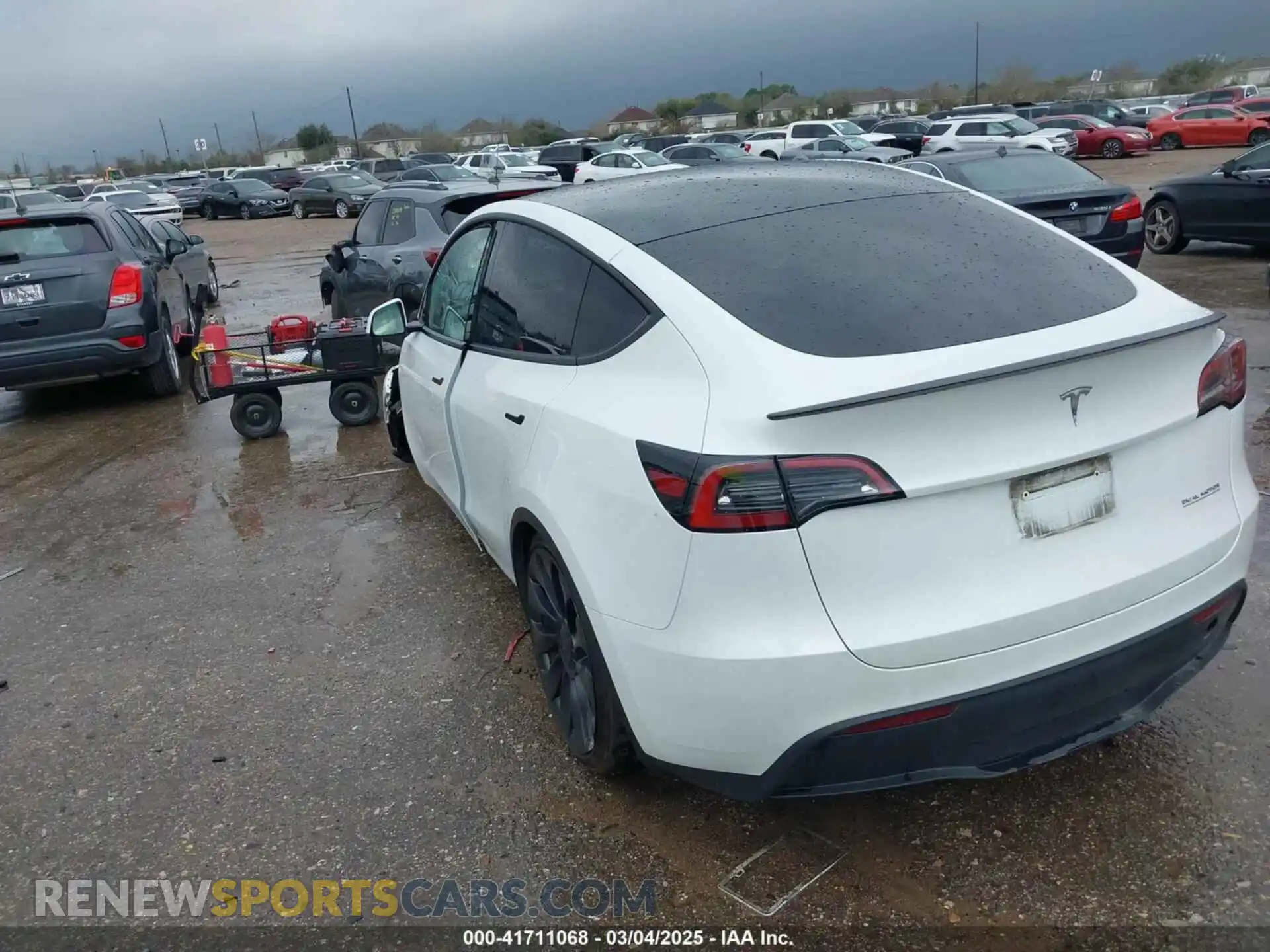 3 Photograph of a damaged car 7SAYGDEF7PF807312 TESLA MODEL Y 2023