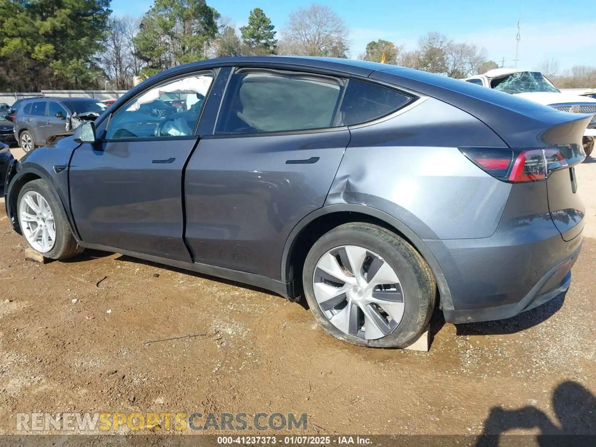 3 Photograph of a damaged car 7SAYGDEF8PA048702 TESLA MODEL Y 2023