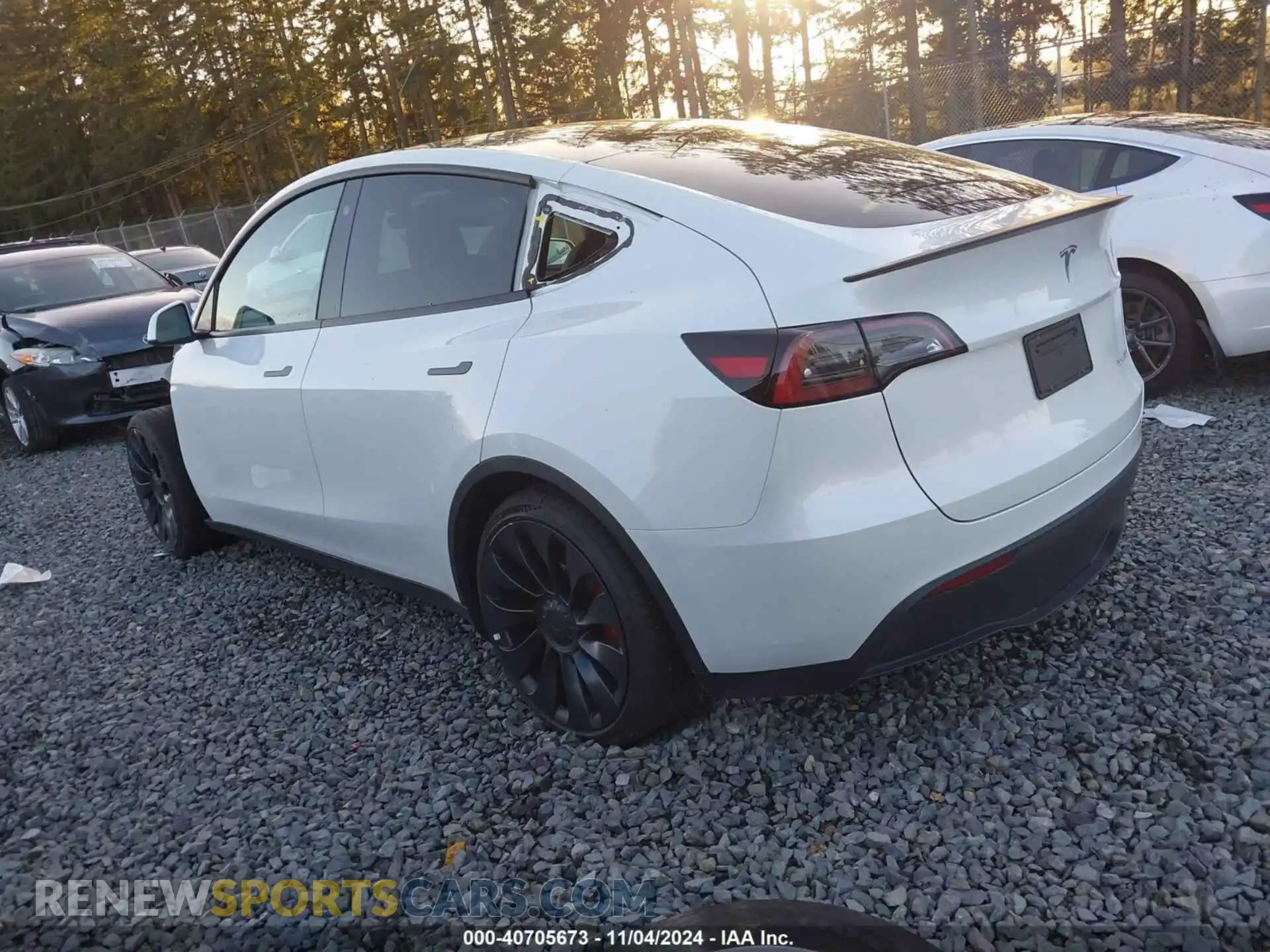 3 Photograph of a damaged car 7SAYGDEF8PF663950 TESLA MODEL Y 2023