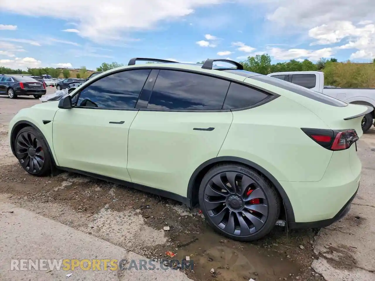 2 Photograph of a damaged car 7SAYGDEF8PF864716 TESLA MODEL Y 2023