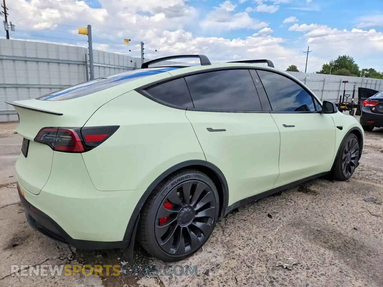 3 Photograph of a damaged car 7SAYGDEF8PF864716 TESLA MODEL Y 2023