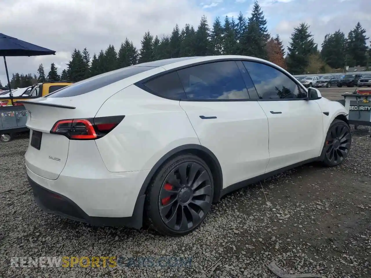 3 Photograph of a damaged car 7SAYGDEF9PF816335 TESLA MODEL Y 2023