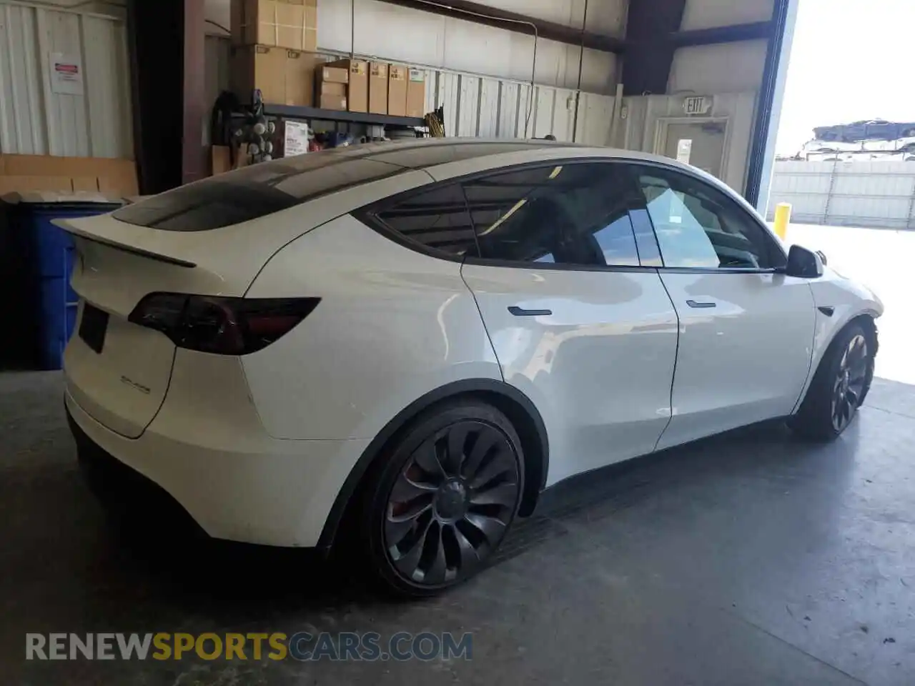 3 fotografías del automóvil dañado 7SAYGDEF9PF829103 TESLA MODEL Y 2023