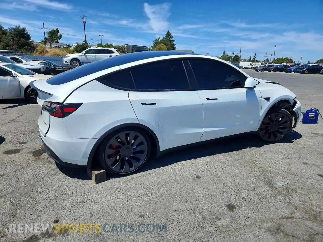 3 Photograph of a damaged car 7SAYGDEF9PF922011 TESLA MODEL Y 2023