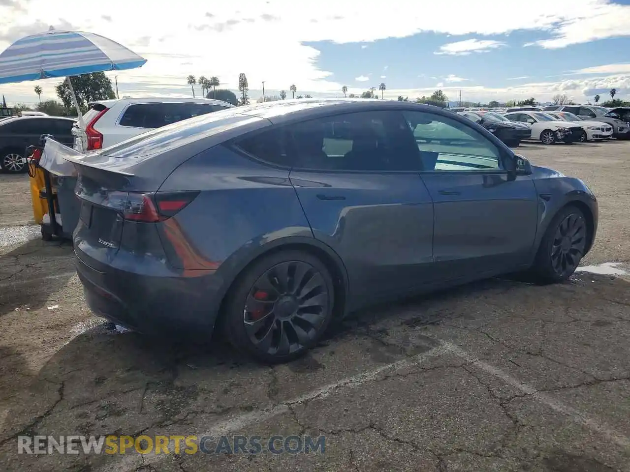 3 Photograph of a damaged car 7SAYGDEF9PF965375 TESLA MODEL Y 2023