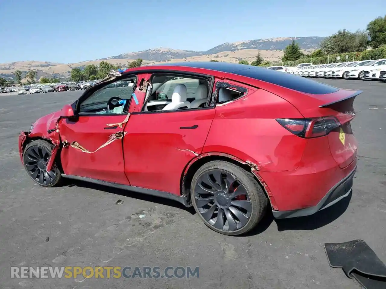 2 Photograph of a damaged car 7SAYGDEFXPF663352 TESLA MODEL Y 2023
